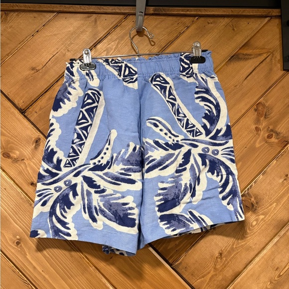 H&M Blue and White Patterned Shorts. SMALL - Picture 3 of 4